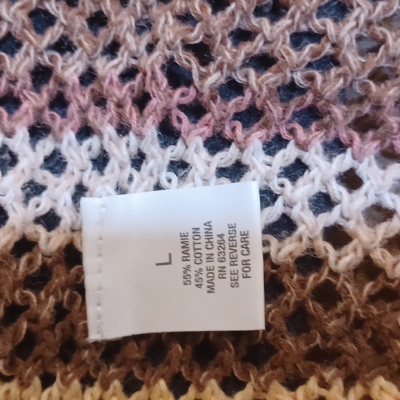 Roz & Ali Open Weave Pullover Top - Picture 8 of 9